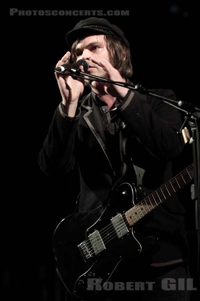 SUPERGRASS - 2009-07-30 - PAREDES DE COURA (Portugal) - Praia do Tabuao - Gareth Michael Coombes